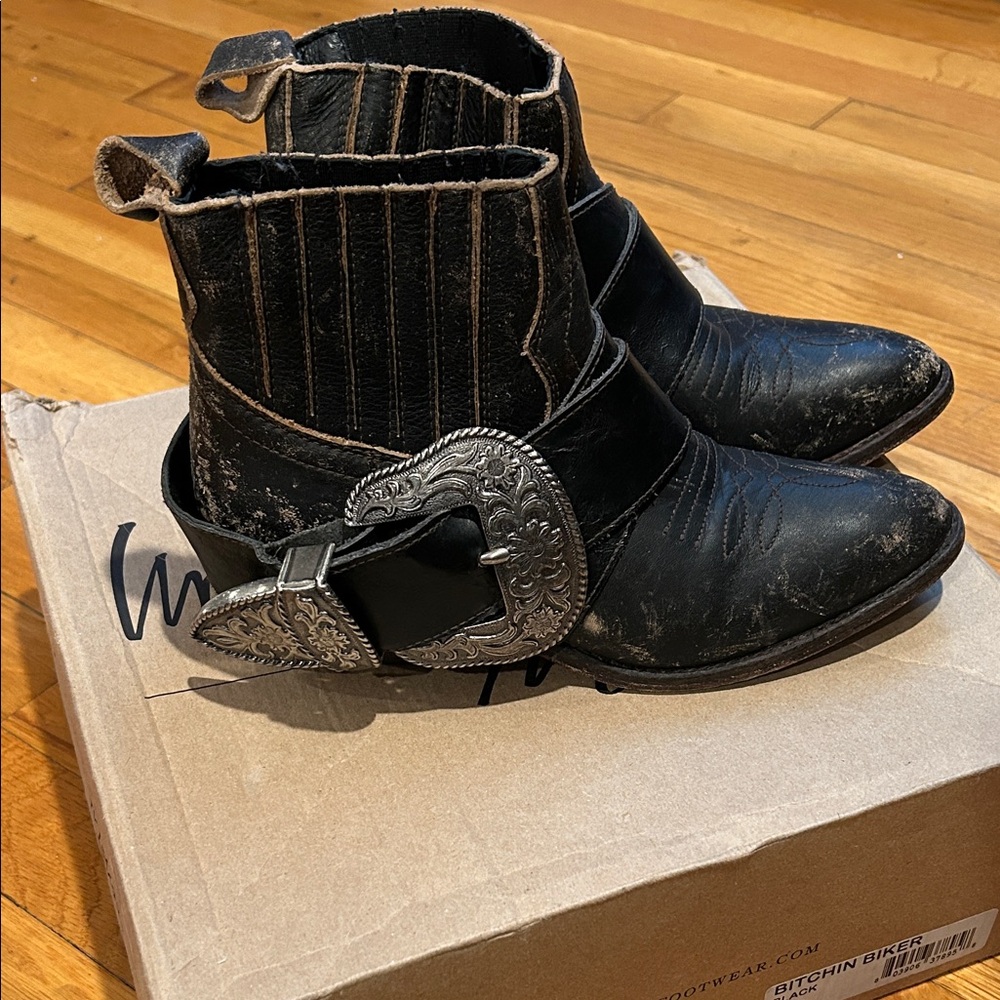 Matisse Black Western Ankle Booties with Silver Buckle